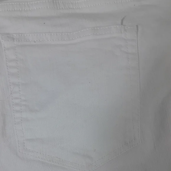 White Men's Jeans​